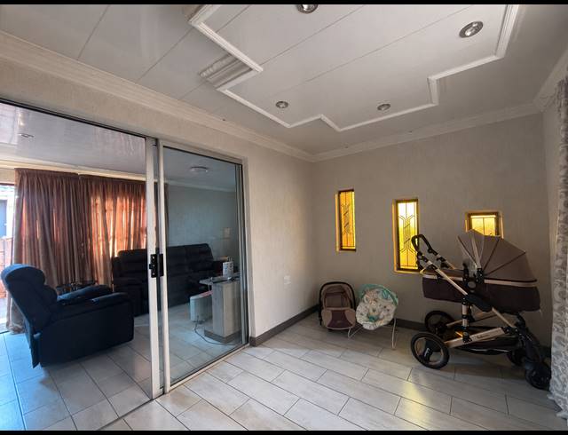 3 BEDROOM HOUSE FOR SALE IN SEBOKENG ZONE 17